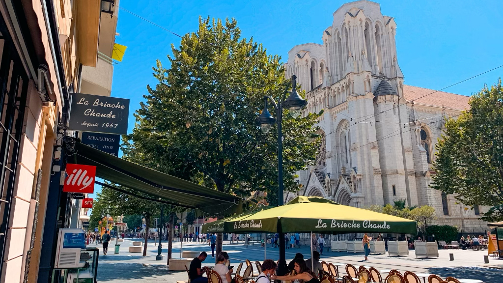 café-au-top-la-brioche-chaude-nice-au-top